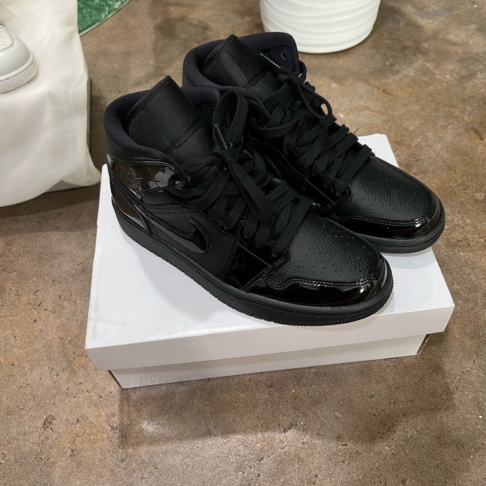 Womens Air Jordan 1 mid
